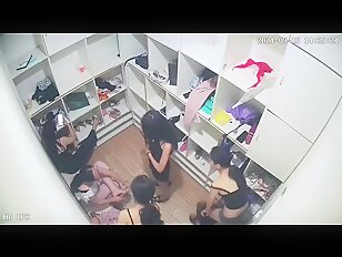 [IPCAM 2023] Real Public Voyeur Changing Room Live CAM Porn Leaked February Month 01.02.2023 - 30.02 (93)