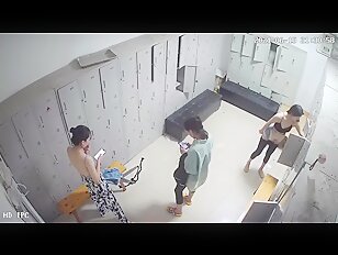 [IPCAM 2023] Real Public Voyeur Changing Room Live CAM Porn Leaked May Month 01.05.2023 - 30.05 (98)