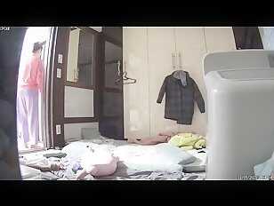 [IPCAM K288][2024 한국야동] IPCam Korean 카메라 야동 240111 RealLife House Voyeur Cam TV Leaked Cute Korean Housewife Woman Naked Bedroom (68)