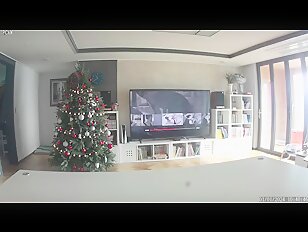 [IPCAM K261][2024 한국야동] IPCam Korean 카메라 야동 240101 Korean Couple Watching HOT Korean Porn Movies In Living Room IPCAM COUPLE (2)