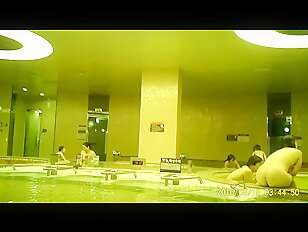 Korean Public Changing Room Naked Korean Milf Voyeur Hacked 13-02-2024 (34)